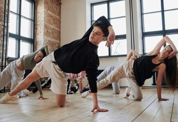 Best Contemporary Dance Classes in Vaishali